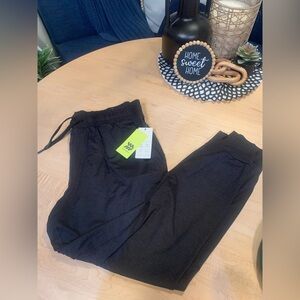 All in Motion mid-rise soft stretch joggers size Medium